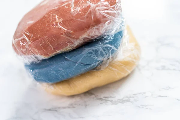 Pâte Biscuits Rouge Blanche Bleue Enveloppée — Photo