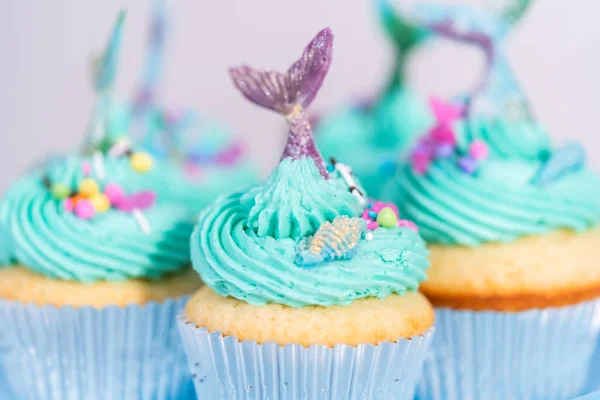 Magdalenas Sirena Gourmet Rematadas Con Glaseado Crema Mantequilla Azul Decoradas —  Fotos de Stock