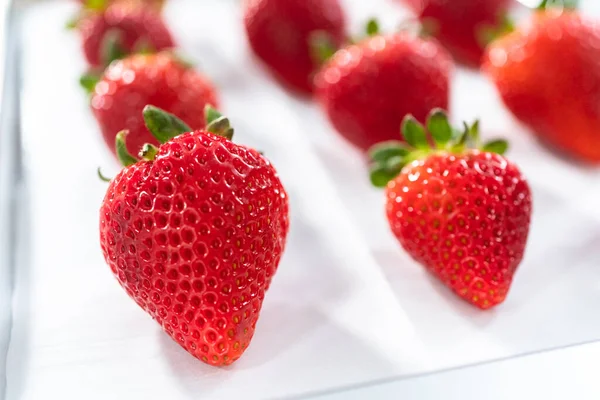 Zutat Für Die Herstellung Von Erdbeeren Mit Bio Erdbeeren — Stockfoto