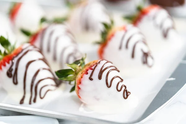 Organic Strawberries Dipped Chocolate Drying Parchment Paper — Stock Photo, Image
