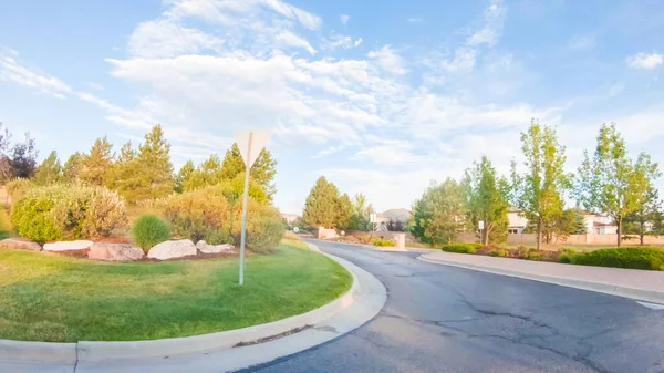 View Typical Suburban Neighborhood Summer Morning — Stock Photo, Image