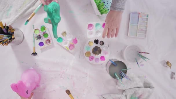 Figura Mache Papel Pintura Niña Clase Arte Educación Casa — Vídeos de Stock