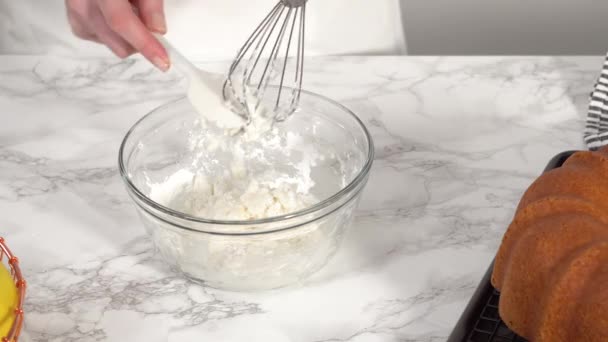 Facendo Torta Fagotto Limone Mescolando Ingredienti — Video Stock