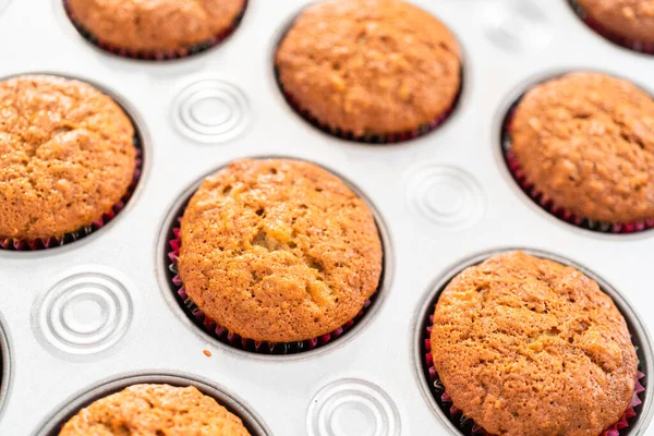 Cooling Freshly Baked Banana Nut Bread Muffins — Stock Photo, Image