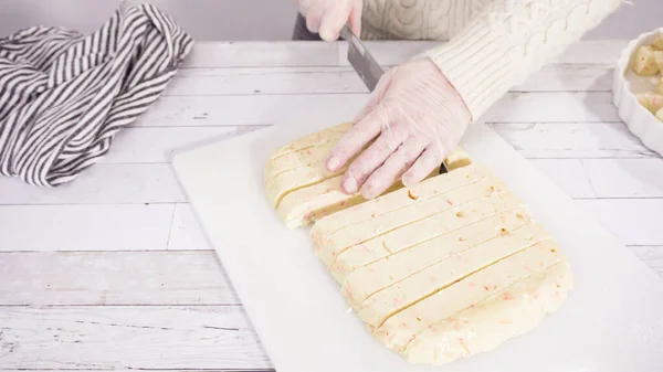 Step Step Cutting Homemade Candy Cane Fudge White Cutting Board — Stock Photo, Image