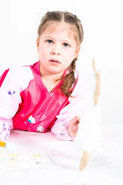 Menina Trabalhando Seu Projeto Arte Para Ensino Distância Casa Durante — Fotografia de Stock