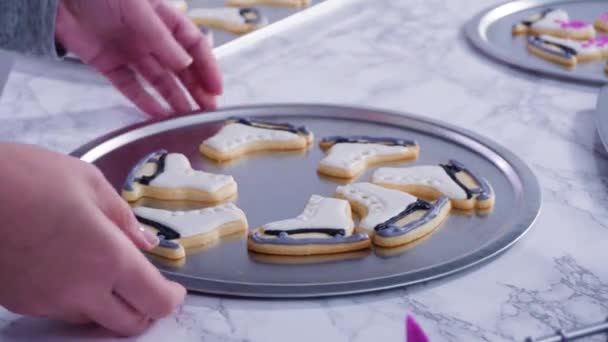 Eiskunstlauf Zuckerkekse Mit Königlichem Zuckerguss — Stockvideo