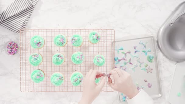 Decoração Cupcakes Baunilha Sereia Com Polvilhas Caudas Sereia Chocolate — Vídeo de Stock