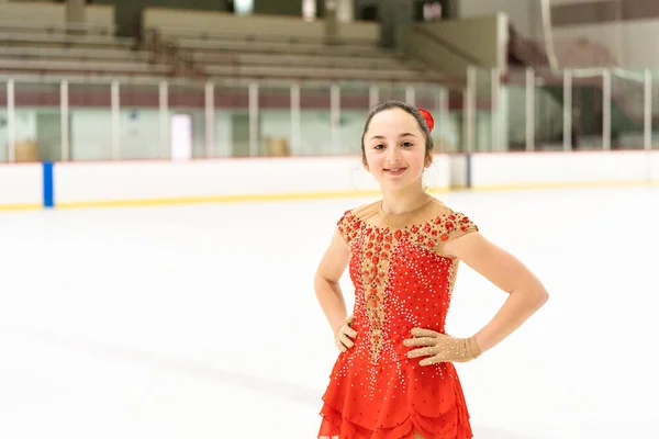 Teenage Girl Practicing Figure Skating Indoor Ice Skating Rink — Stock Photo, Image