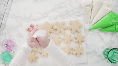 Noel şekeri kurabiyeleri yapmak 