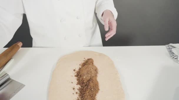 Приготування Рулонів Кориці Поетапно — стокове відео