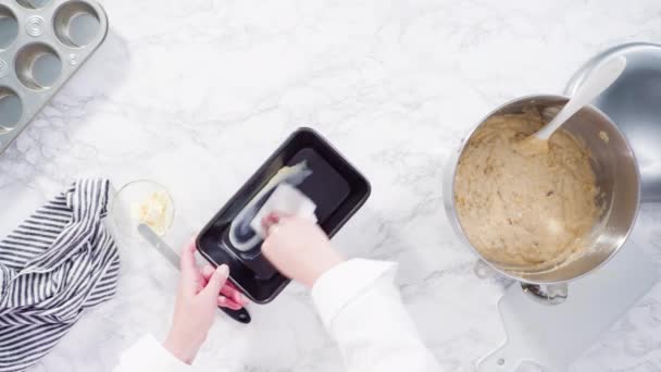 Hacer Cupcakes Plátano Con Caramelo Casero Chips Plátano Nueces — Vídeos de Stock