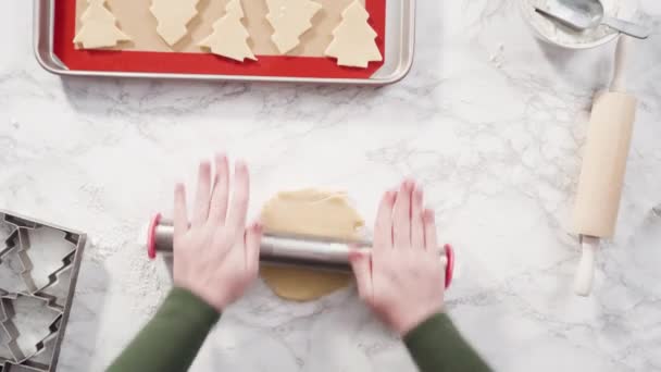 Tagliare Biscotti Zucchero Con Tagliabiscotti Natale Gigante — Video Stock