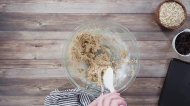 Ev yapımı çikolatalı kurabiye hamuru 