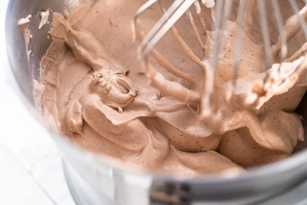 Mescolare Gli Ingredienti Mixer Cucina Piedi Fare Gelato Cioccolato Fatto — Foto Stock