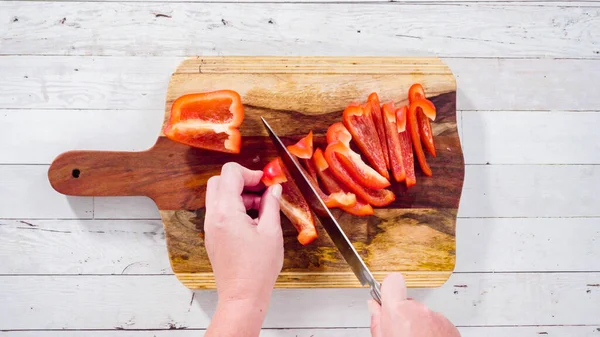 Piatto Macinare Peperoni Rossi Biologici Tagliere Legno — Foto Stock