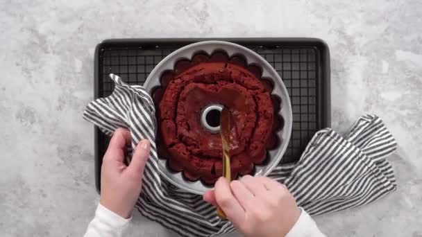 Erdbeerkuchen Mit Erdbeeren Und Minze Zubereiten Zutaten Mischen — Stockvideo