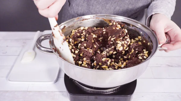 Крок Кроком Танення Шоколадних Чіпсів Кухонному Горщику Приготування Макадамії — стокове фото
