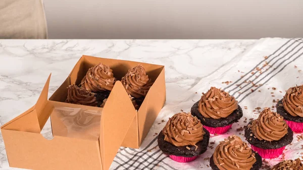 Paso Paso Envasar Cupcakes Chocolate Con Glaseado Ganache Chocolate Una — Foto de Stock