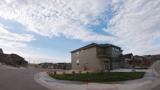 Vista Típico Bairro Suburbano Uma Manhã Verão — Vídeo de Stock