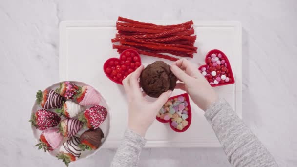 Planche Fromage Saint Valentin Avec Une Variété Biscuits Bonbons — Video