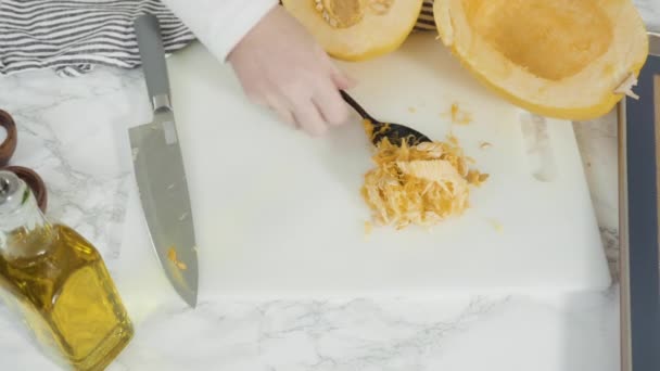 Zeytin Yağı Tuz Biberli Organik Spagetti Hazırlıyorum — Stok video
