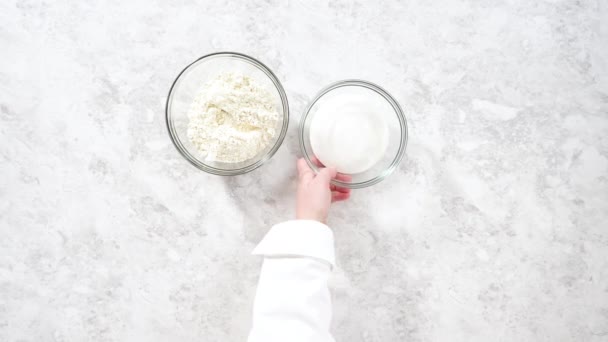 Tarçınlı Çörek Pişirmek Için Hamur Yapmak — Stok video
