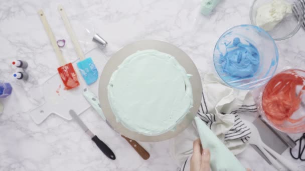 층짜리 바닐라 케이크를 클로즈업하는 — 비디오