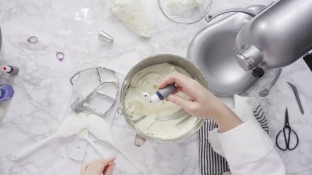 Runde Dreischichtige Vanilletorte Zubereiten Zutaten Mischen — Stockvideo