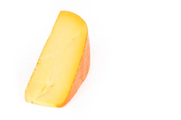 Rebanada Grande Queso Gouda Ahumado Sobre Fondo Blanco —  Fotos de Stock