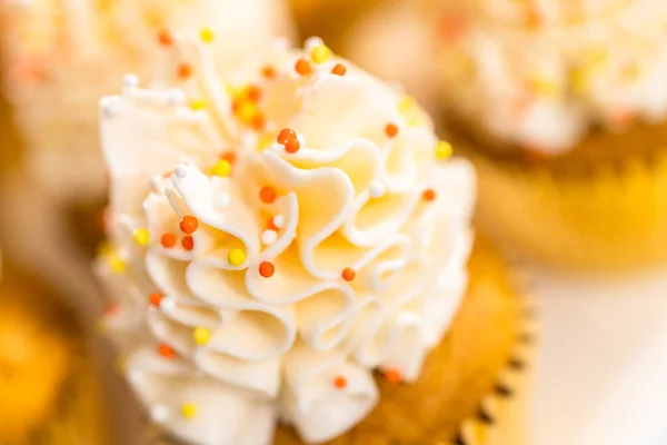 Pumpkin Spice Cupcake Italian Buttercream Sprinkles Cake Stand — Stock Photo, Image