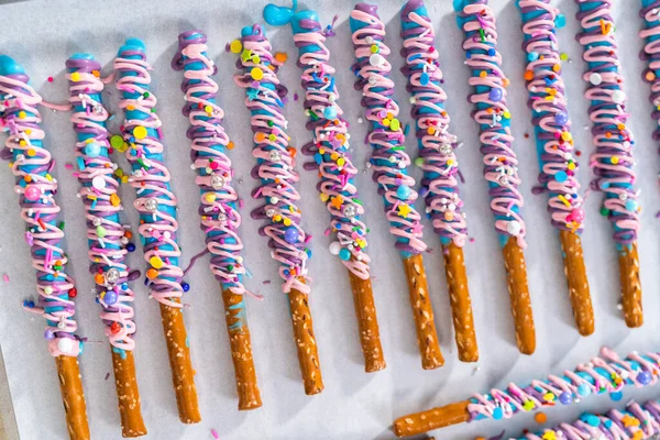 Mermaid Chocolate Pretzel Rods Drizzled Pink Purple Chocolate Covered Sprinkles — Stock Photo, Image