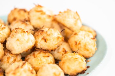 Hindistan cevizli ev yapımı hindistan cevizi kurabiyeleri..