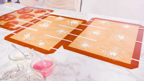 Giet Gekarameliseerde Suiker Siliconen Matten Zelfgemaakte Lolly Maken — Stockfoto