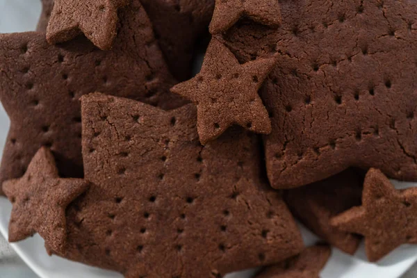 Freshly Baked Star Shaped Chocolate Graham Crackers White Plate — Stock Photo, Image