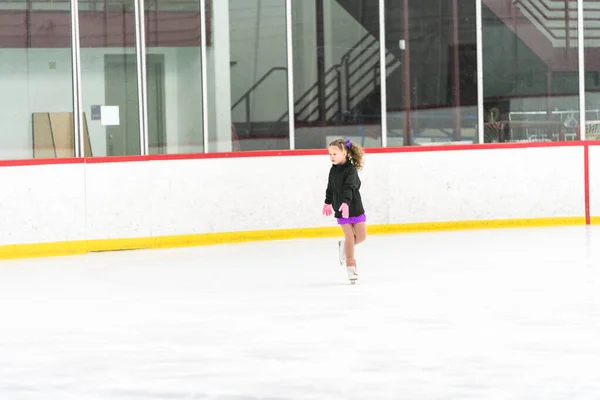 Little Girl Practicing Figure Skating Indoor Ice Skating Rink — Stock Photo, Image