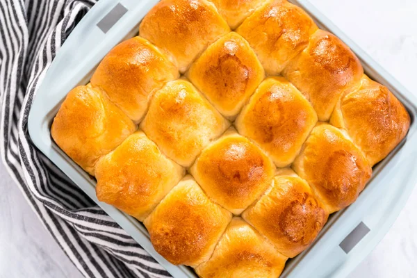 Rollos Cena Recién Horneados Bandeja Para Hornear — Foto de Stock