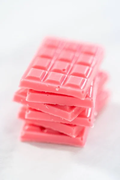 Pila Mini Chocolates Caseros Color Rosa Mostrador — Foto de Stock