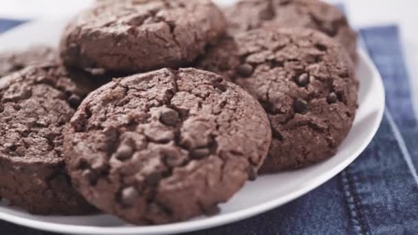 Galletas Chispas Chocolate Dobles Recién Horneadas — Vídeos de Stock