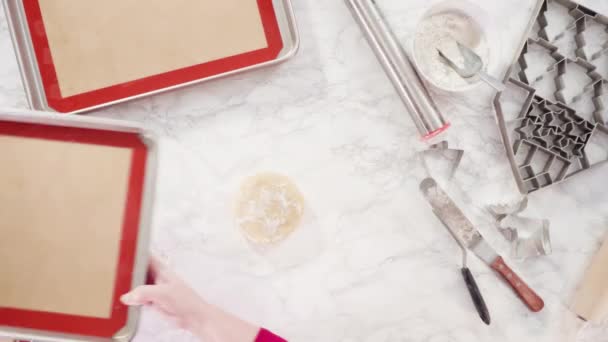 Cortador Galletas Navidad Grande Sobre Fondo Mármol — Vídeo de stock