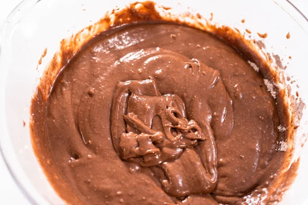 Pâte Gâteau Chocolat Dans Bol Verre Mélangé Prêt Pour Cuisson — Photo