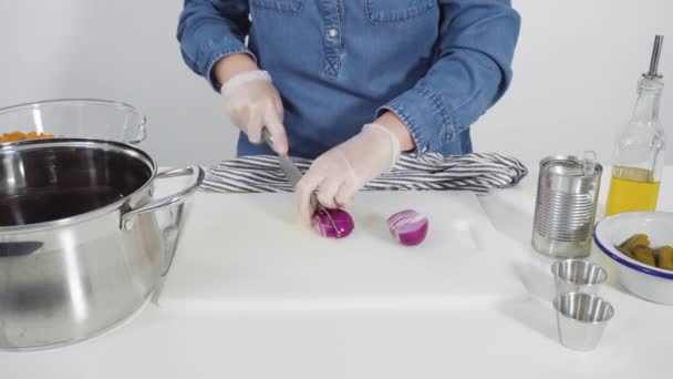 Zutaten Für Die Zubereitung Von Vinaigrette Salat Auf Dem Okunder — Stockvideo