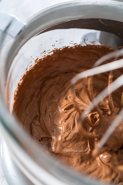 Azotar Ganache Chocolate Con Una Batidora Cocina Eléctrica —  Fotos de Stock