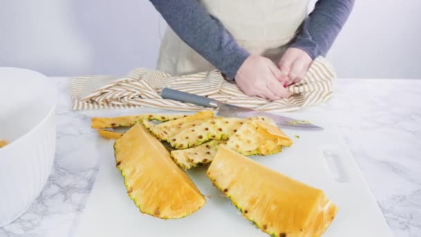 Nettoyer Couper Ananas Petits Morceaux — Video