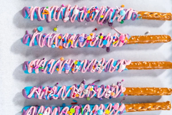 Mermaid Chocolate Pretzel Rods Drizzled Pink Purple Chocolate Covered Sprinkles — Stock Photo, Image