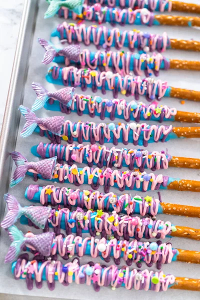 Mermaid Chocolate Pretzel Rods Drizzled Pink Purple Chocolate Covered Sprinkles — Stock Photo, Image