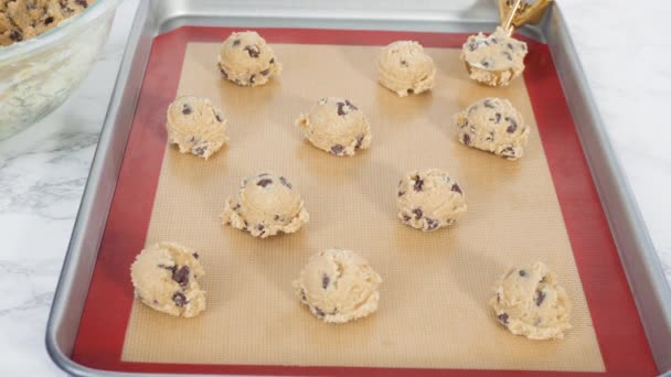 Förbereda Hemlagad Choklad Chip Cookies Deg Köket — Stockvideo