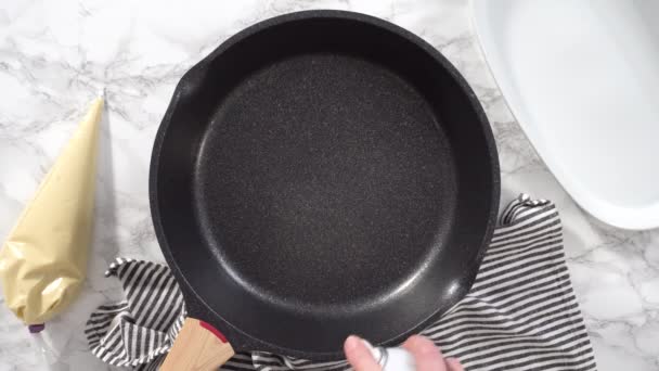 Steka Minipannkaka Flingor Nonstick Stekpanna — Stockvideo