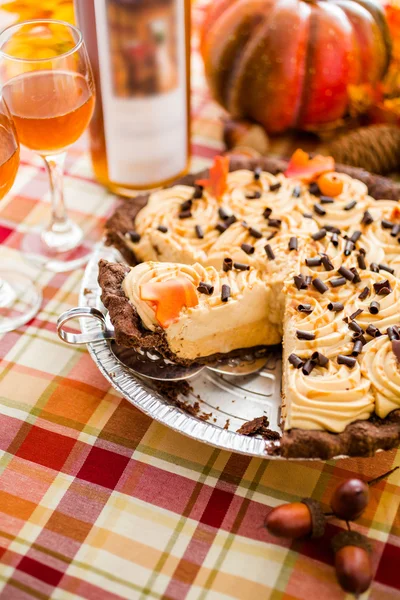 Tarte à la citrouille et bière pour Thanksgiving . — Photo