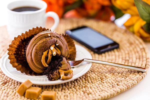 Caramel cupcake — Stock Photo, Image